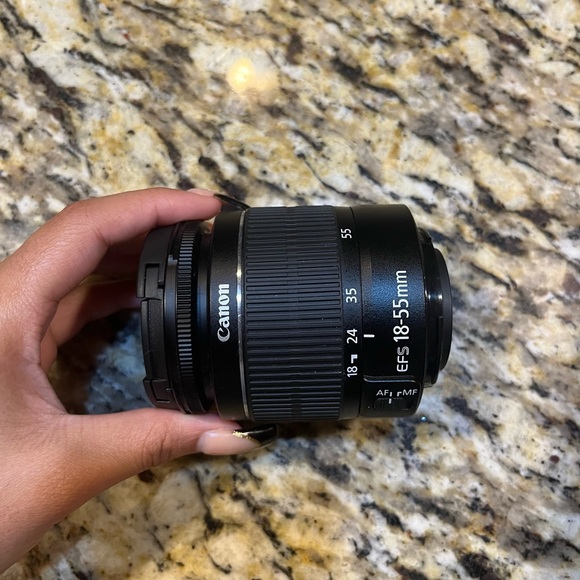 Canon EOS Rebel T100 - Picture 7 of 8